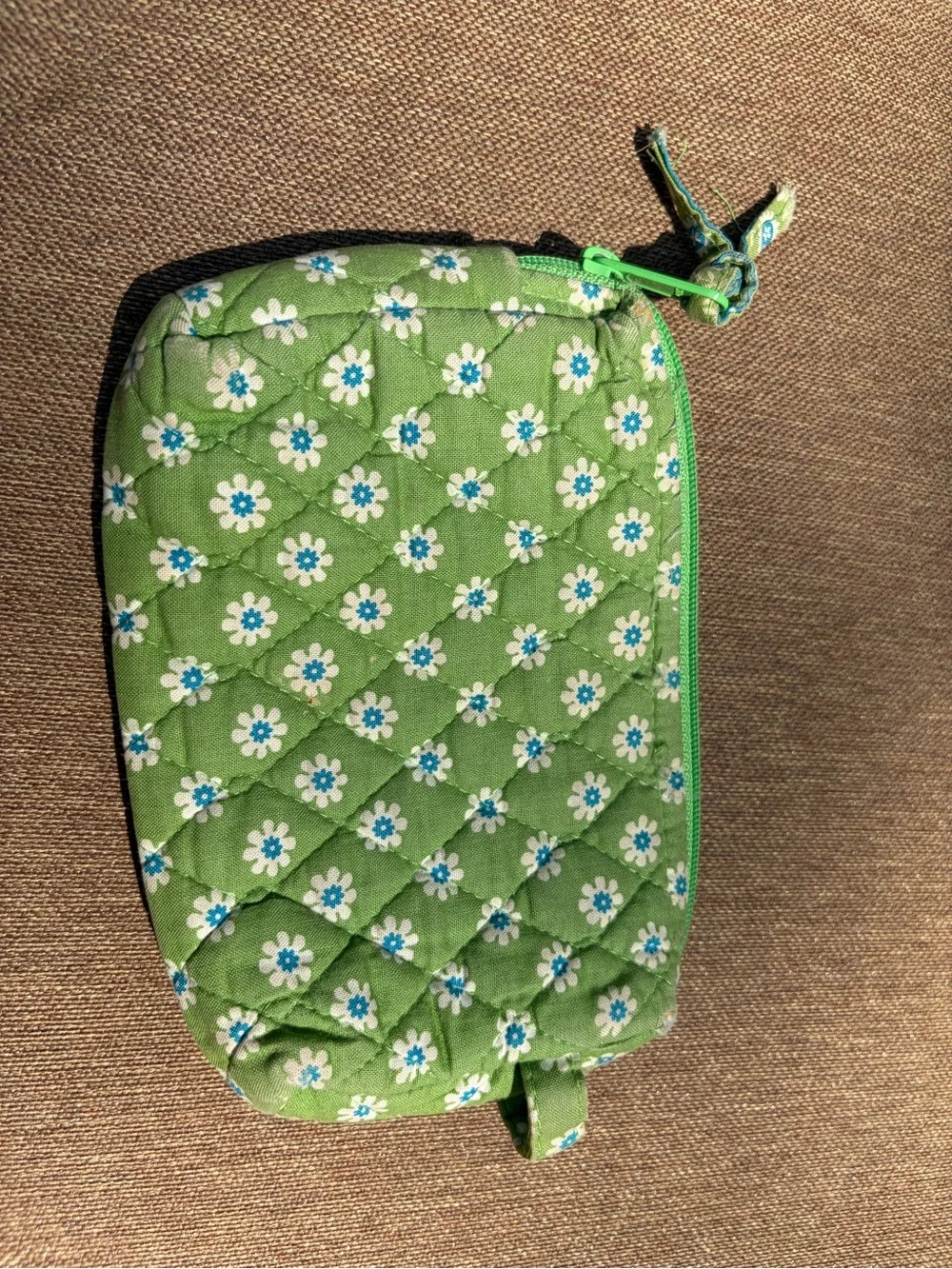 Vera Bradley Apple Green Quilted Floral Zipper Pouch VINTAGE